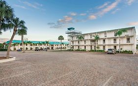 Days Inn & Suites By Wyndham Lake Okeechobee